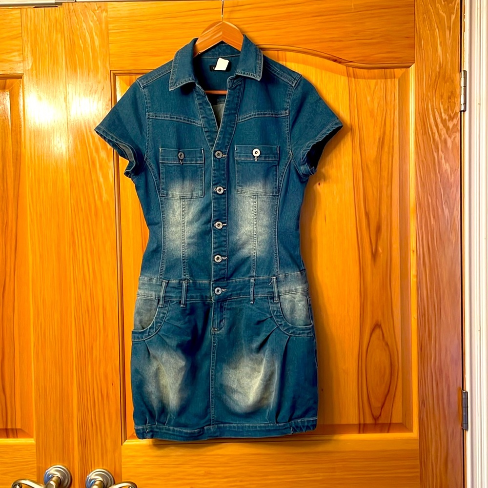 Venus Jean front button up mini dress size 8